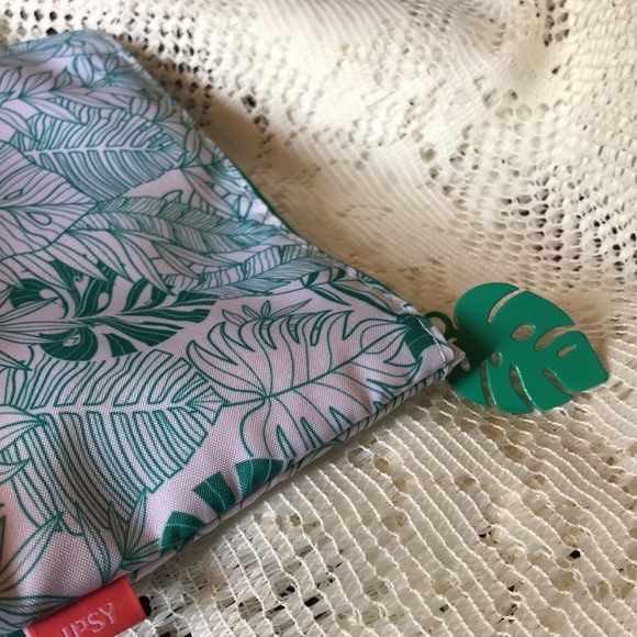 Ipsy green leaf Make up bag - Picture 3 of 4